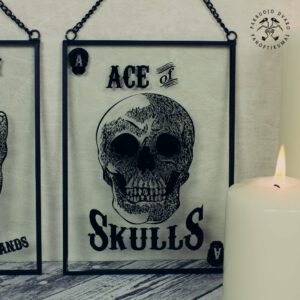 Stiklinis Pakabinamas Ženklas su Kaukole Ace of Skulls
